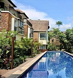 Lornie Road (D11), Terrace #467350121